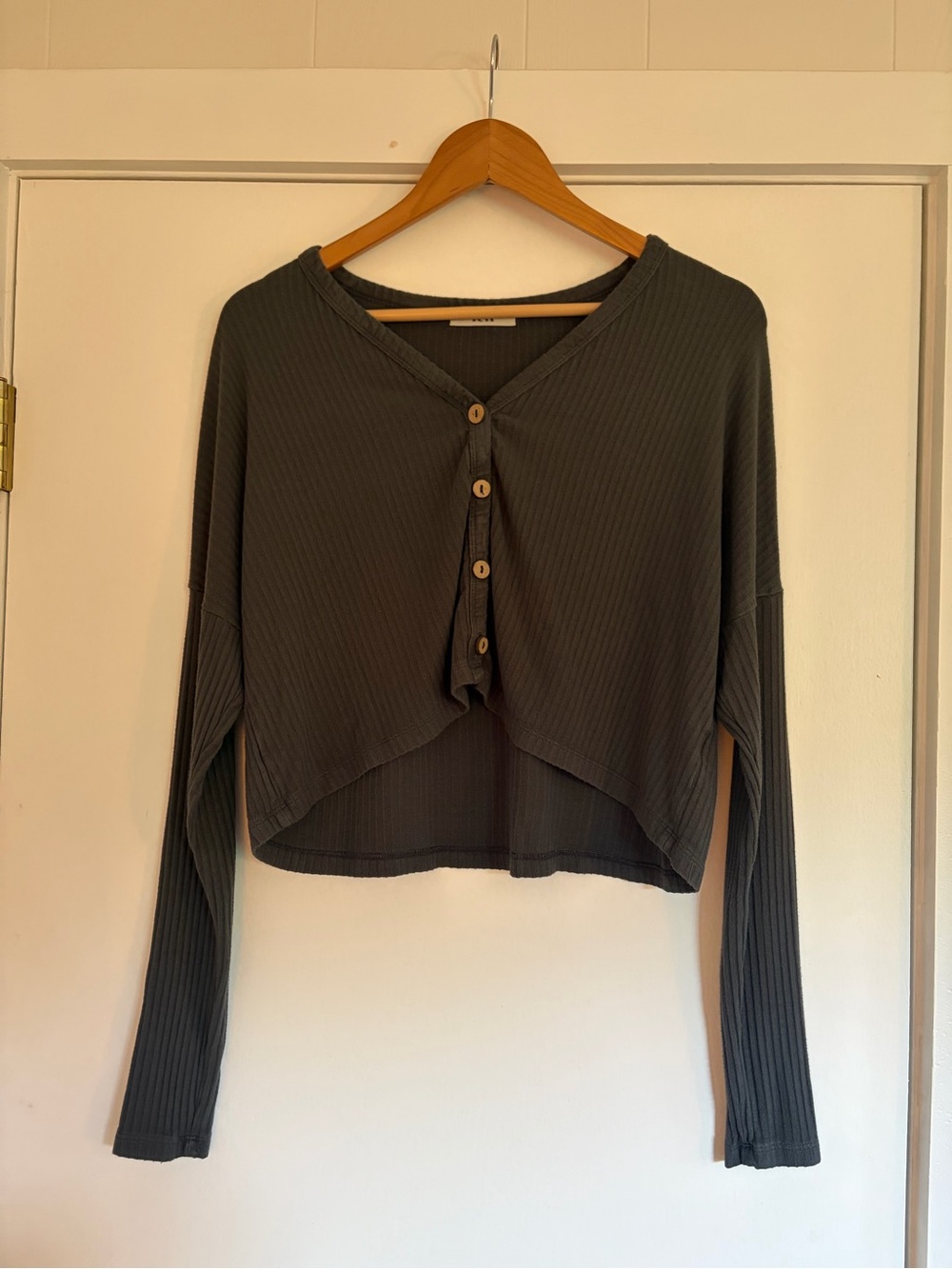 Cropped Lightweight Ribbed Cardigan